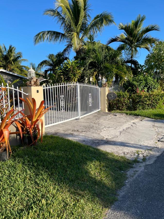 Kendra'S Place Apartment Nassau Exterior photo